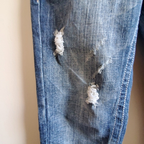 Skinny distressed jeans, shorter legs, great for ankle boots, small size - Picture 7 of 8